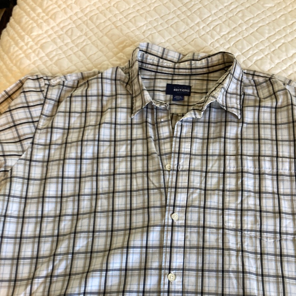 Basic Editions Blue and White Casual Button Down Shirt